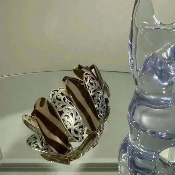 💟💎Women’s Vintage metal & glass bracelet - Picture 3 of 12